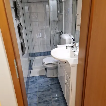 Octopus 아파트 피란